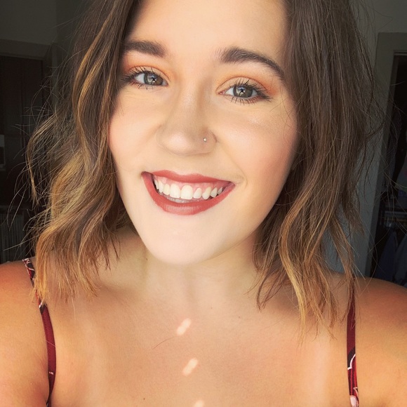 Meet your Posher, Marissa - Picture 1 of 1